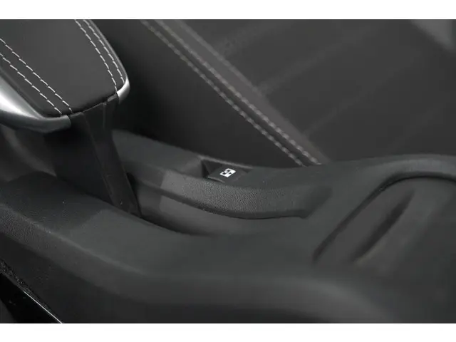 Peugeot 2008 PureTech 110 Allure 2019 Benzine 41