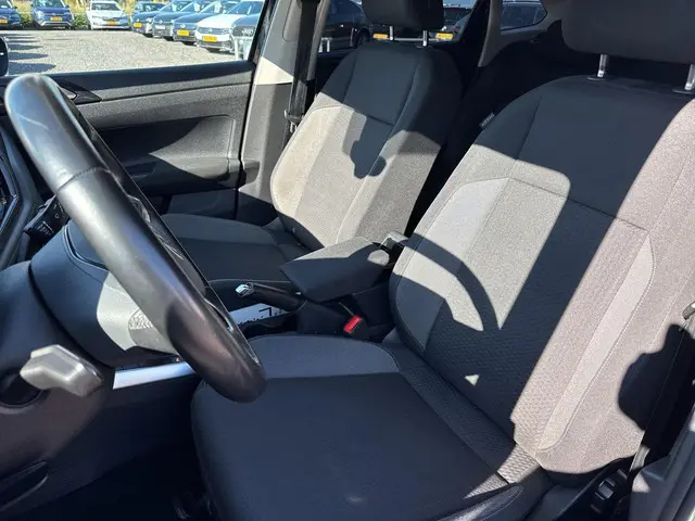 Volkswagen Taigo 1.0 TSI Life Business 2023 Benzine 8