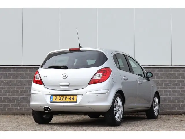 Opel Corsa 1.4-16V BlitZ Navi 2014 Benzine 7