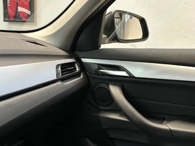 BMW X1 sDrive20i High Executive 2018 Benzine 25