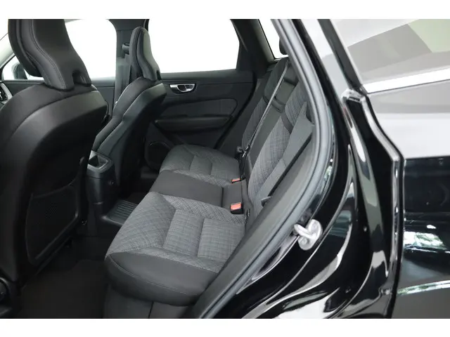 Volvo XC60 T6 Recharge Core 2022 Hybride Benzine 18