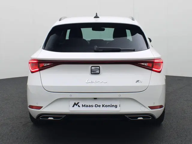 SEAT Leon Sportstourer 1.5eTSI/150PK FR DSG 2024 Benzine 38