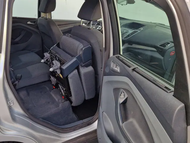 Ford C-MAX 1.0 Titanium 2013 Benzine 14