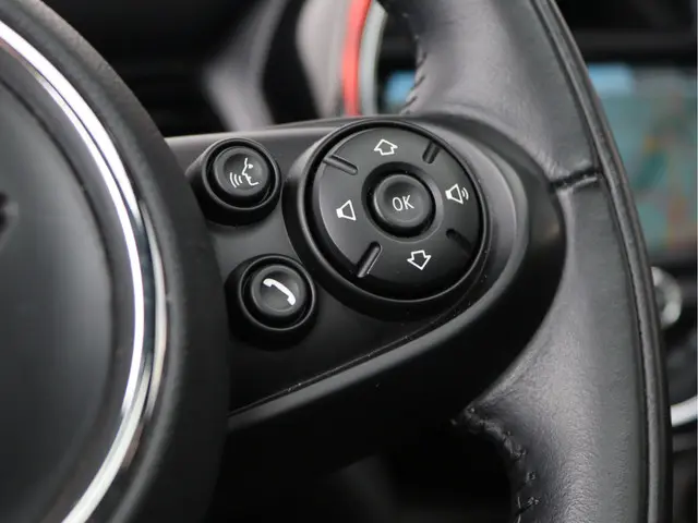 MINI Cooper Pepper 2018 Benzine 39