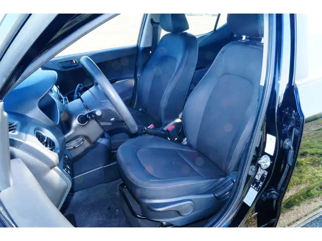 Hyundai i10 1.0i Comfort Navi Carplay 2019 Benzine 6