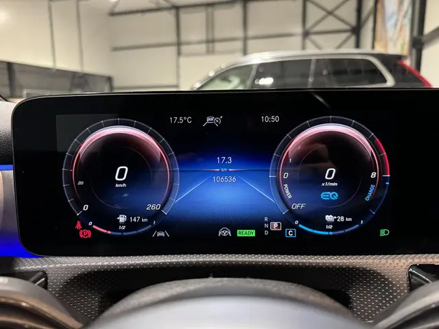 Mercedes-Benz A-Klasse 250 e AMG 2020 Hybride Benzine 11