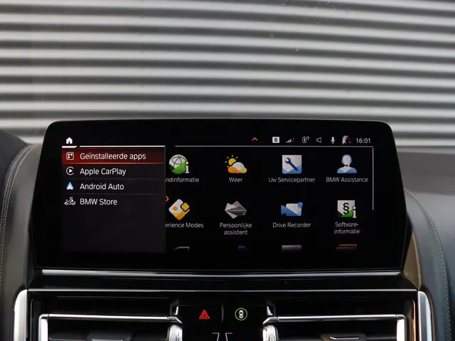 BMW 8 Serie Cabrio 840i 2023 Benzine 37