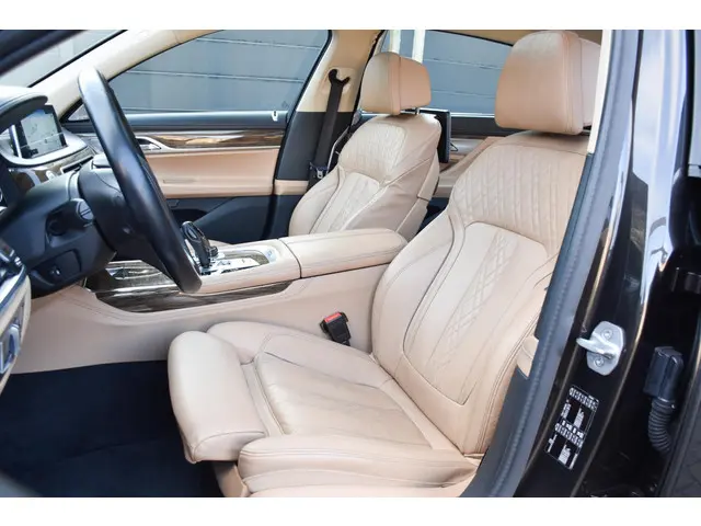 BMW 7 Serie 740Li High Executive 2015 Benzine 8