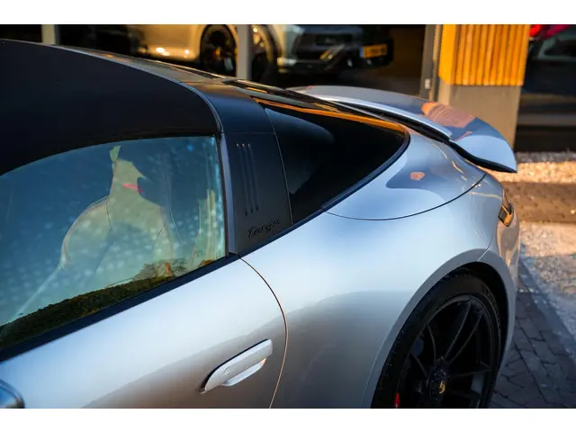Porsche 911 3.0 Targa 4 GTS 2023 Benzine 37