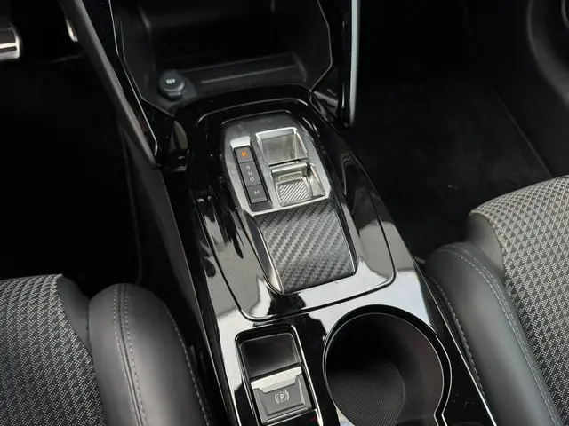 Peugeot 208 1.2 PureTech GT Pack 2023 Benzine 28