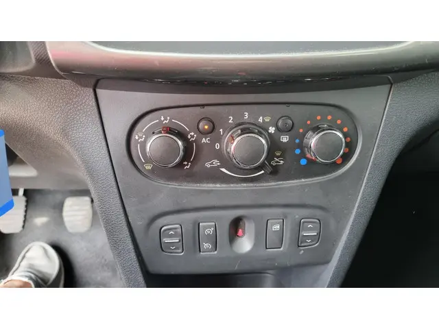 Dacia Logan MCV 0.9 TCe Prestige 2014 Benzine 15