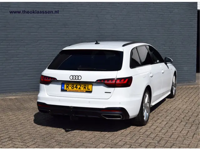 Audi A4 Avant 40 TFSI quattro S edition 2022 Benzine 6