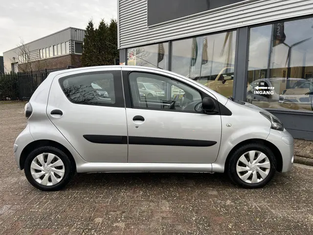 Toyota Aygo 1.0 VVT-i Now 2014 Benzine 21