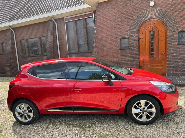 Renault Clio 0.9 TCe Eco2 Limited 2016 Benzine 12
