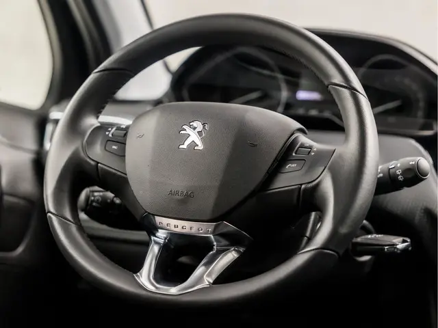 Peugeot 208 1.2 PureTech Sport 2019 Benzine 17