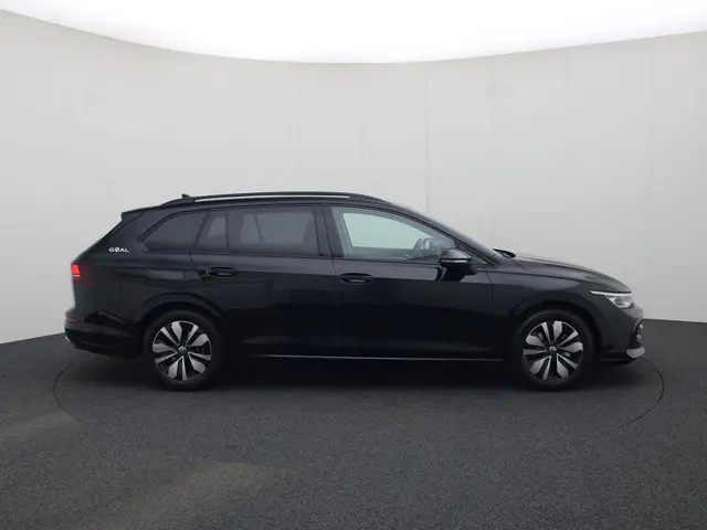 Volkswagen Golf 1.5eTSI/150PK Goal DSG 2024 Benzine 3