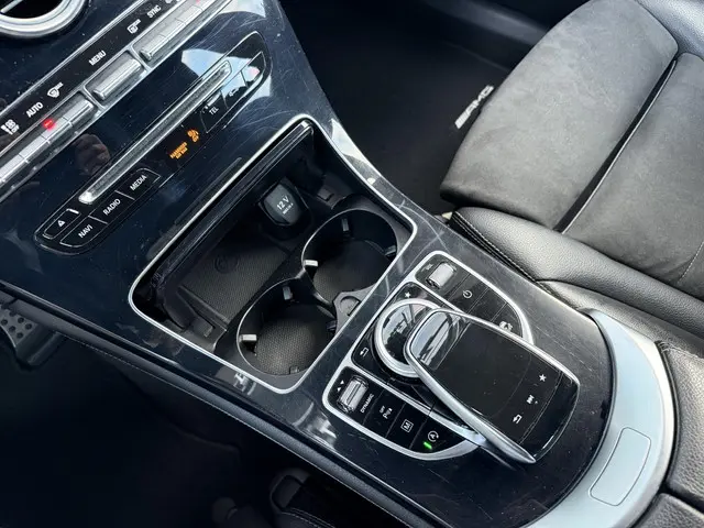 Mercedes-Benz GLC 250 4MATIC 2018 Benzine 11