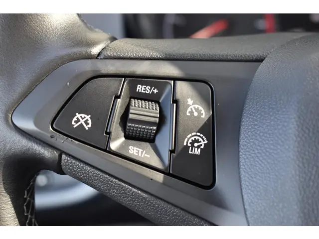 Opel Corsa 1.4 Favourite 2018 Benzine 10