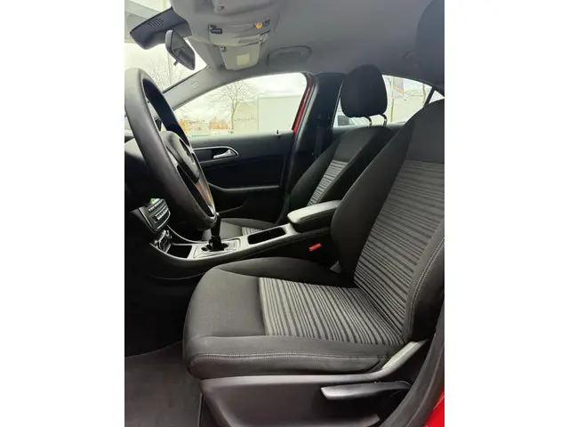 Mercedes-Benz A-Klasse 180 Ambition 2013 Benzine 24