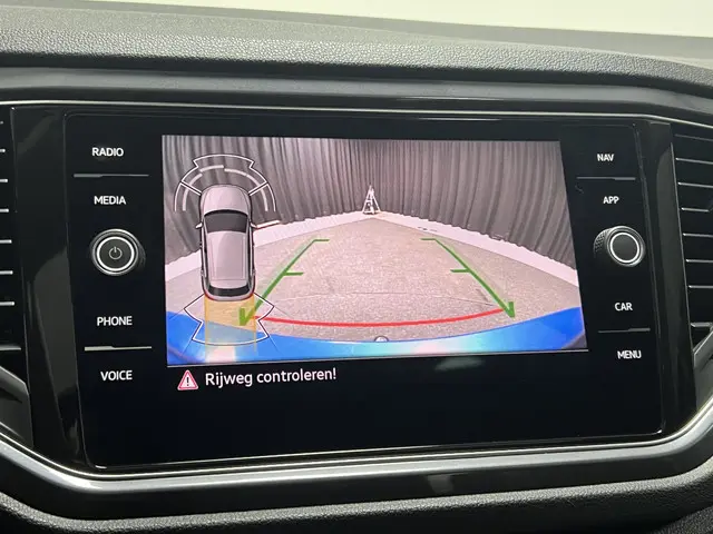 Volkswagen T-Roc 1.5 TSI Sport 2021 Benzine 33