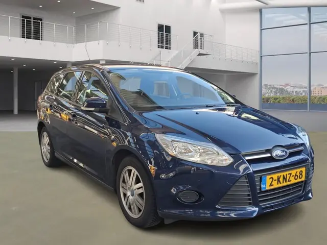 Ford Focus Wagon 1.0 EcoBoost Trend 2013 Benzine 2