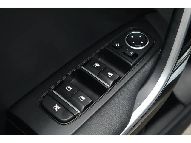 Kia cee'd 1.6 GDI PHEV DynamicLine 2020 Hybride Benzine 32