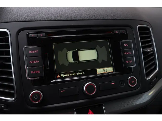 Volkswagen Sharan 2.0 TDI 6p. 2015 Diesel 18