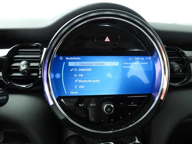 MINI 3-Deurs Cooper 2021 Benzine 23