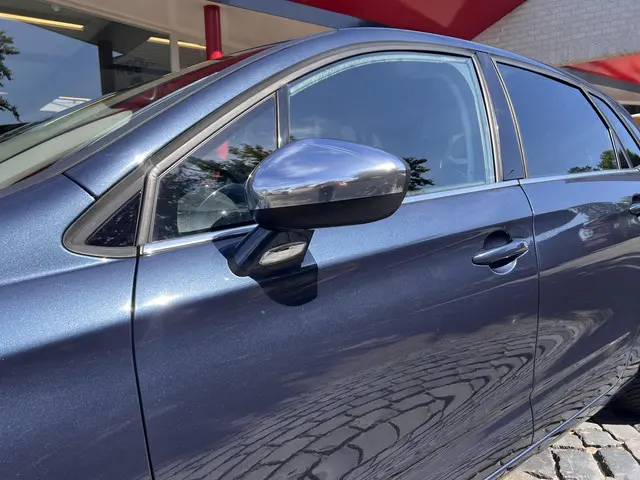 Citroën C4 1.2 PureTech Exclusive 2014 Benzine 37