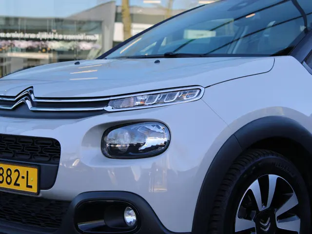 Citroën C3 1.2 PureTech Shine 2017 Benzine 20