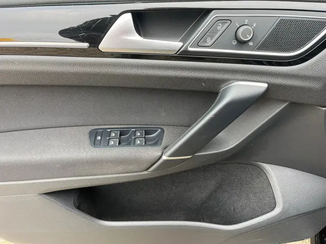 Volkswagen Golf Sportsvan 1.4 TSI Highline 2014 Benzine 15