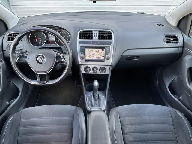 Volkswagen Polo 1.2 TSI Highline 2016 Benzine 17