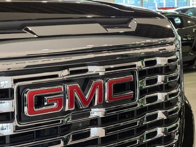 GMC Sierra 6.2 V8 DENALI 2024 Benzine 9