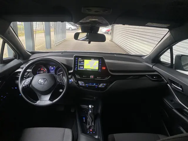 Toyota C-HR 1.8 Hybrid Business 2022 Hybride Benzine 6