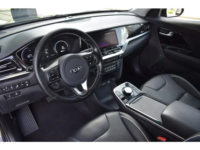 Kia e-Niro ExecutiveLine 64 kWh 3-Fase 2020 Elektrisch 4