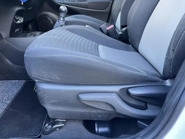 Toyota Yaris 1.0 VVT-i Connect 2019 Benzine 17