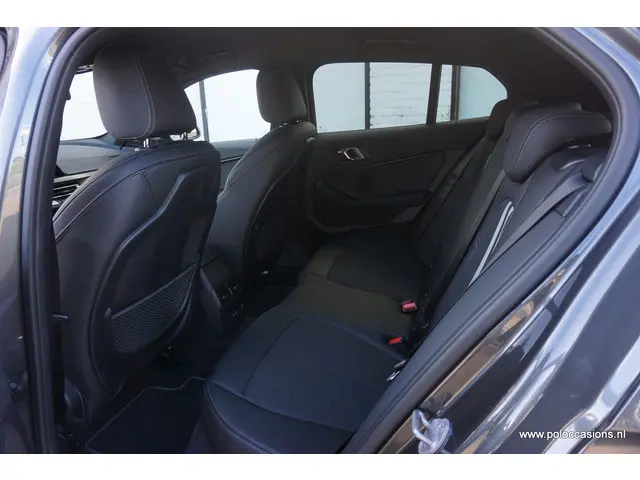 BMW 1 Serie 118i 2021 Benzine 8