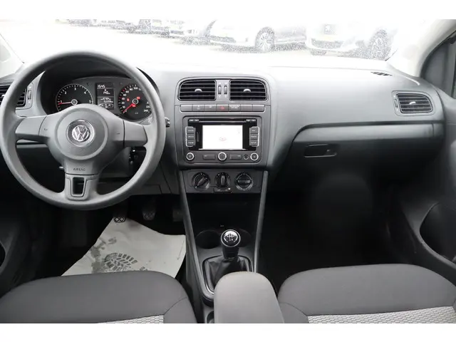 Volkswagen Polo 2