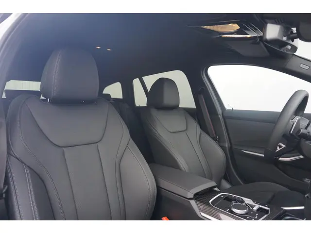 BMW 3 Serie Touring 330e 2024 Hybride Benzine 10