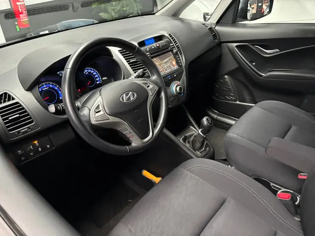 Hyundai ix20 1.4i Go! / Navigatie / Camera 2016 Benzine 17