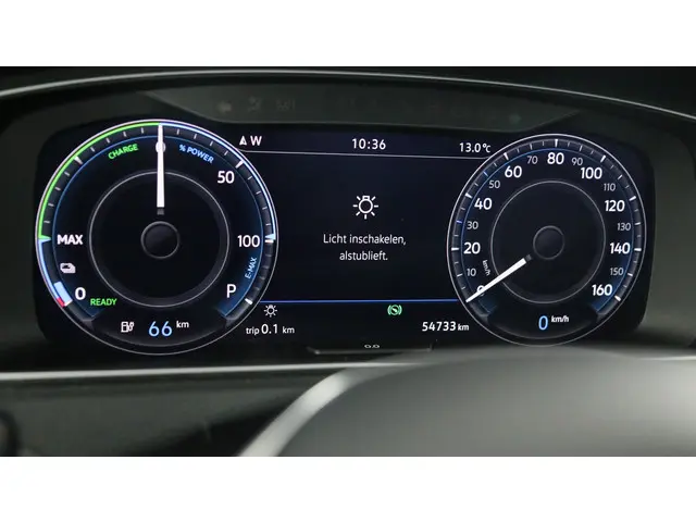 Volkswagen e-Golf 36kWh / 136pk E-DITION 2020 Elektrisch 21