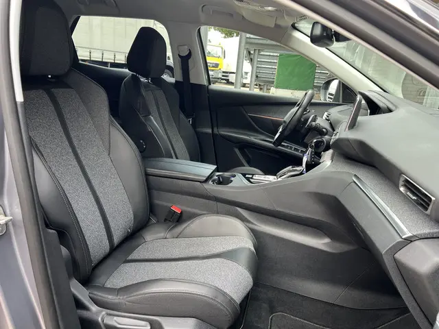 Peugeot 3008 1.6 e-THP GT Line 2017 Benzine 24