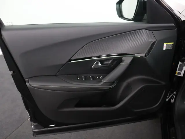 Peugeot e-2008 EV GT 50 kWh 2020 Elektrisch 25