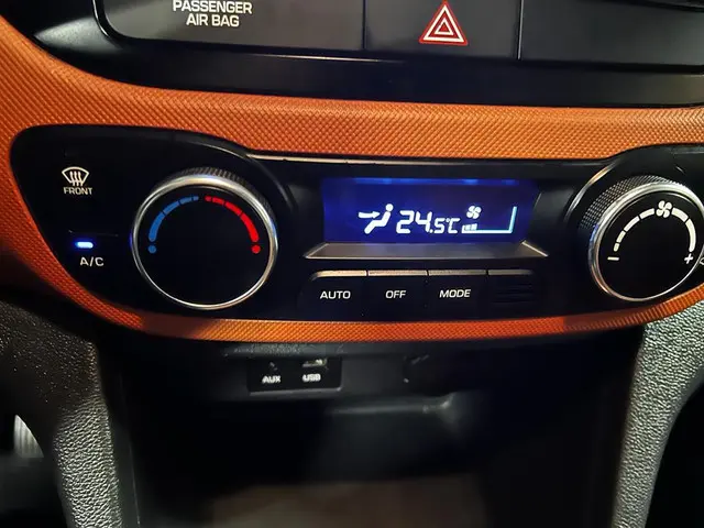 Hyundai i10 1.0i i-Motion Comfort 2015 Benzine 13