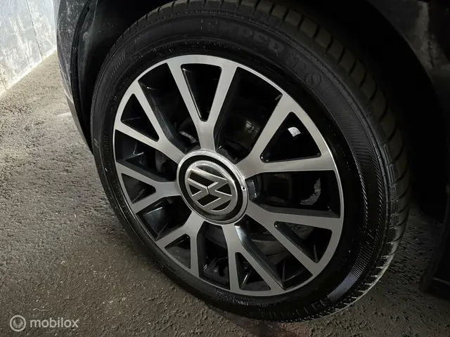 Volkswagen up! 1.0 groove up! BlueMotion 2014 Benzine 5