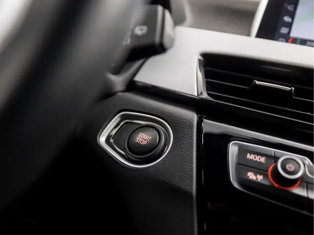 BMW X1 xDrive25e Sportline 2022 Hybride Benzine 26