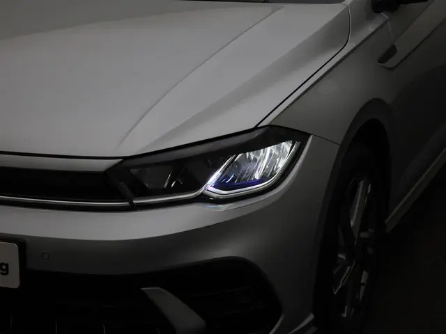 Volkswagen Polo 1.0 TSI 95pk R-Line 2023 Benzine 12