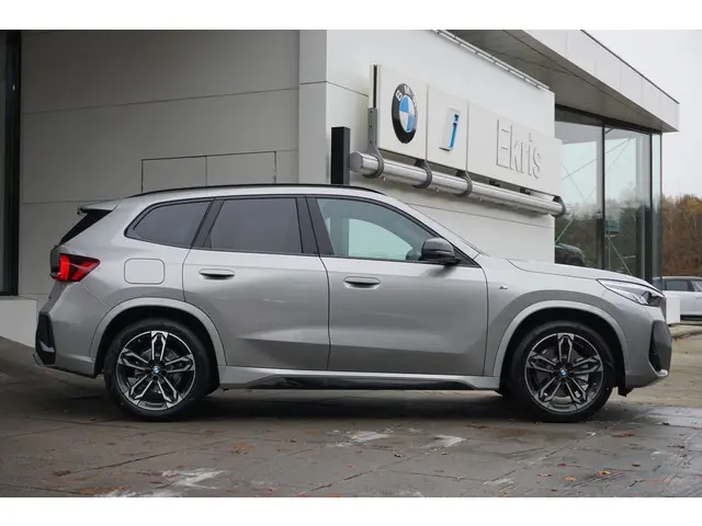 BMW X1 sDrive20i 2024 Benzine 4