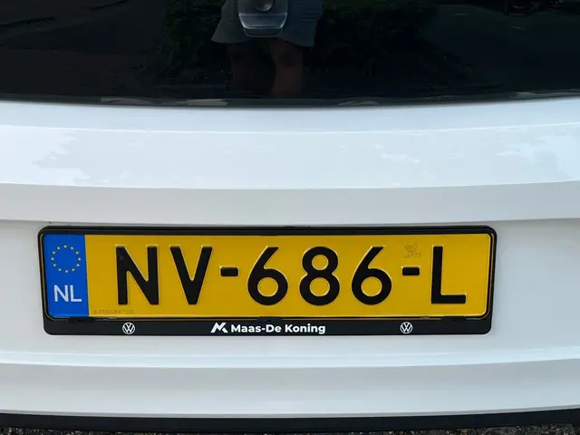 Volkswagen up! 1.0 BMT move up! NL-AUTO-NAP. 2017 Benzine 42