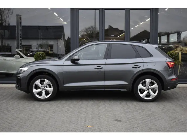 Audi Q5 55 TFSI e S edition 2022 Hybride Benzine 4